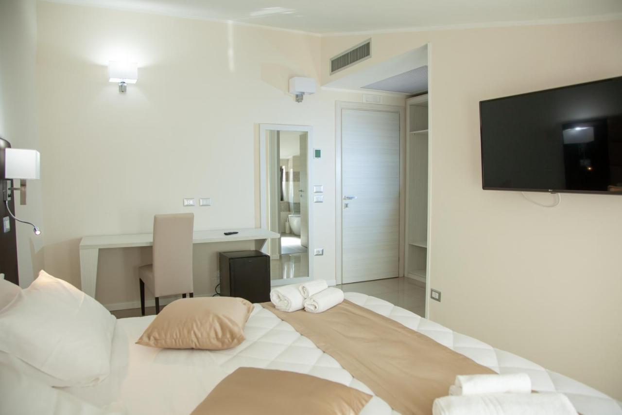 Hotel Dolce Stella Торре-Мелісса Екстер'єр фото