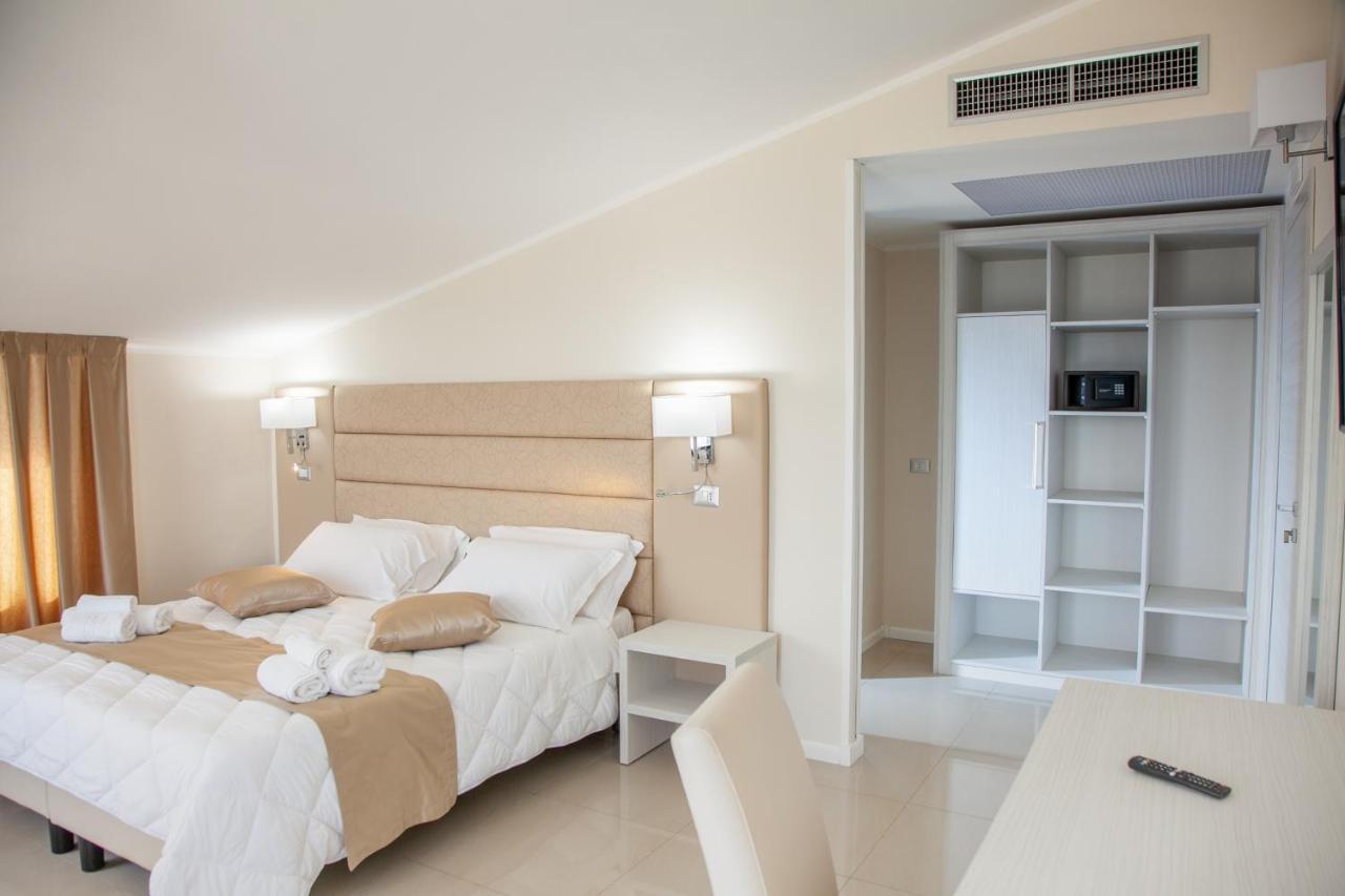 Hotel Dolce Stella Торре-Мелісса Екстер'єр фото